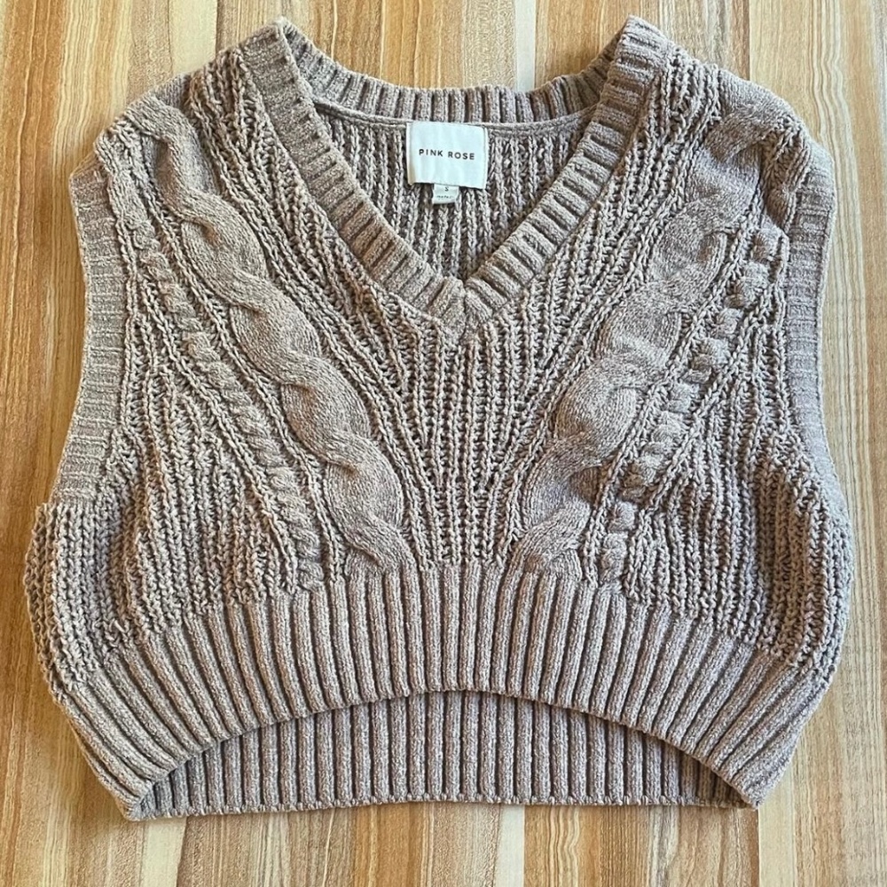 Sweater vest